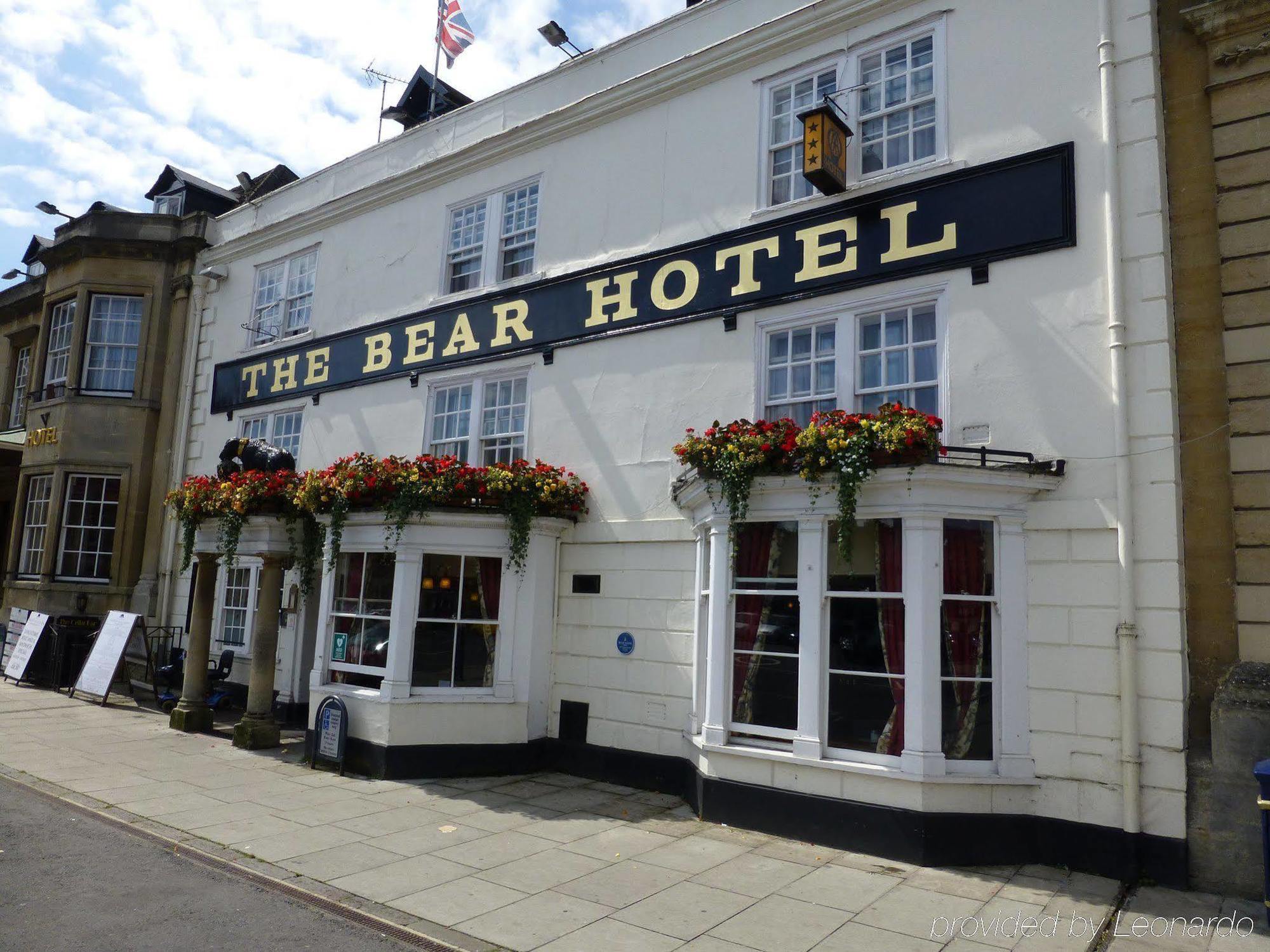 The Bear Hotel Devizes Bagian luar foto