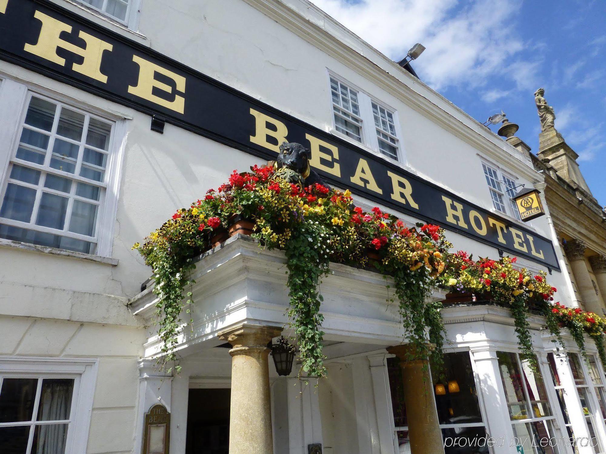 The Bear Hotel Devizes Bagian luar foto