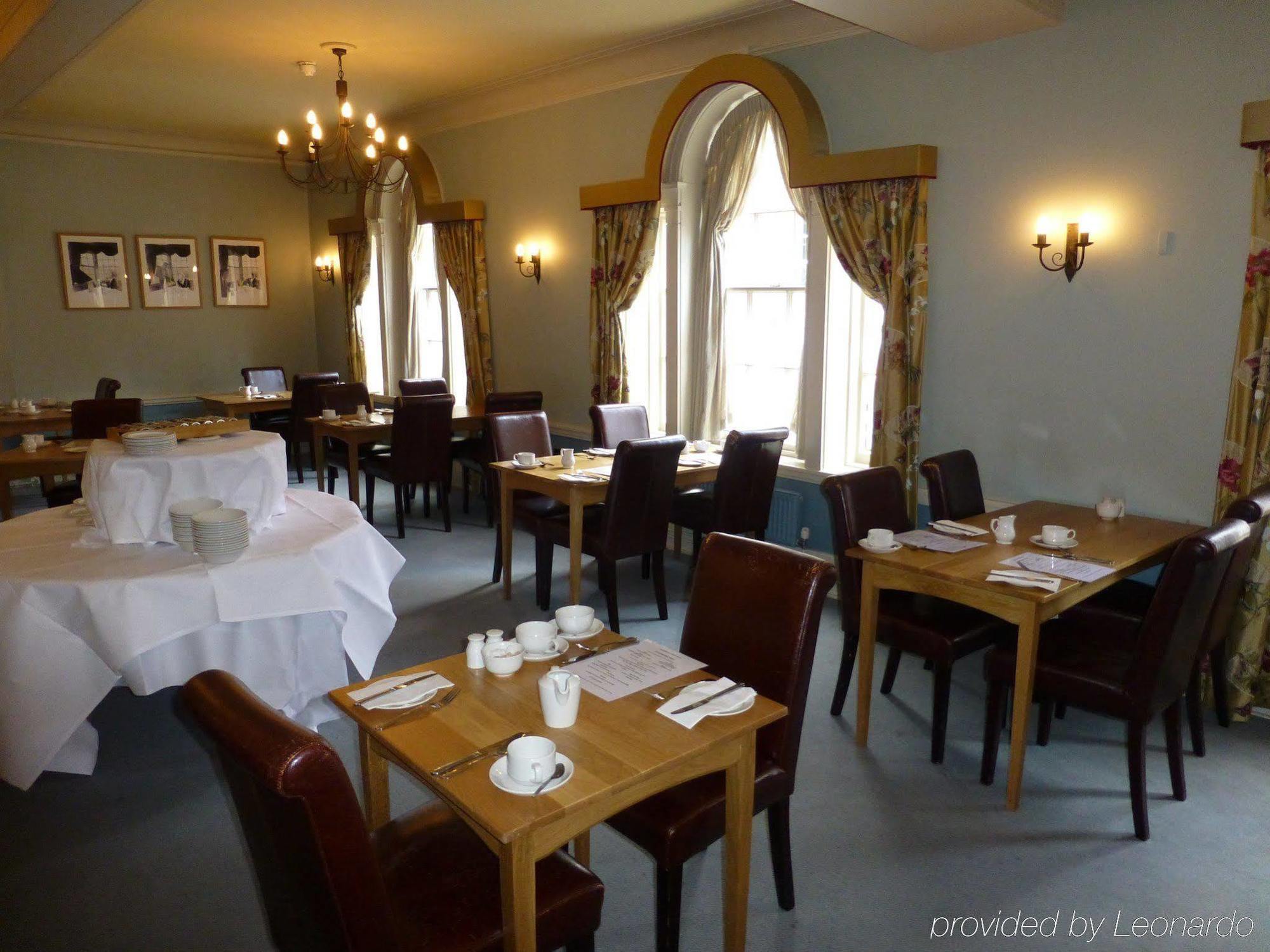 The Bear Hotel Devizes Bagian luar foto
